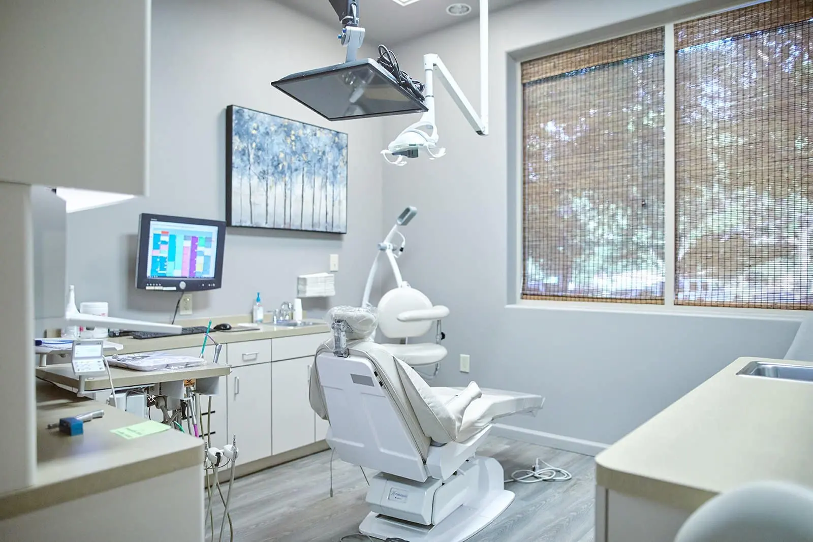 Advanced dental chair and equipment in a Stonebriar treatment room